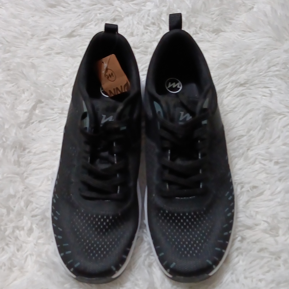 WNA Step Up Shoes Size 11.5